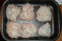 Шаг 3: Головку лука очистить от кожуры, …