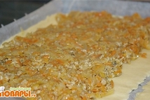 Шаг 3: Разделить тесто на 4 части. …