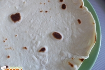 Шаг 1: Из кефира, разрыхлителя, соли и …