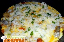 Шаг 2: Залить подготовленной смесью из яиц …