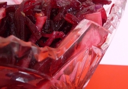 Рецепт: "Розовый салат"