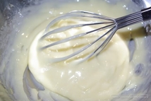 Шаг 2: Постепенно, по чуть-чуть добавлять растительное …