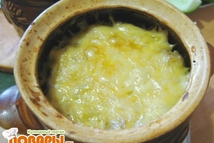 Шаг 6: Заполнить горшочки рыбной смесью и …