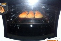 Шаг 4: Дальше достаем тесто, раскатываем, разрезаем, …