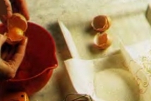 Шаг 1: Начинать приготовление этого торта необходимо …