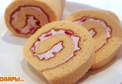 Рулет с клубникой