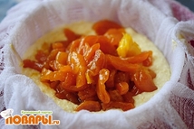 Шаг 8: Я не стала перемешивать курагу …