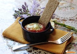 Рецепт: Запеченный помидор с яйцом