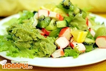 Шаг 9: В салат соль и перец …