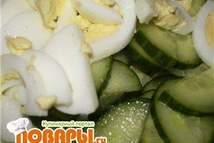 Шаг 1: Итак, режем на яйцо и …