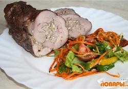 Рецепт: Рулет из бедра индейки с орехово-горчичной начинкой