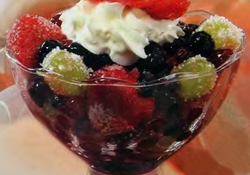 Рецепт: Салат из ягод