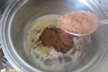 Шаг 7: Тем временем готовим шоколадную глазурь. …