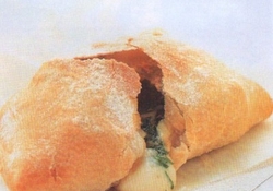 Рецепт: Кальцоне с расплавленным сыром и гремолатой  