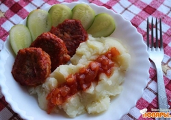 Рецепт: Чечевичные тефтели в томатном соусе