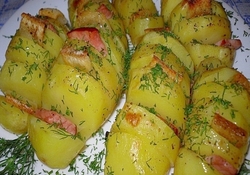 Рецепт: Запеченый картофель с беконом в фольге