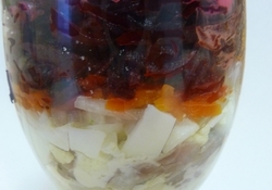 Рецепт: Салат "Сельдь под шубой" в фужерном формате ))