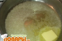 Шаг 1: Сначала поставим готовиться гарнир. Обязательно …