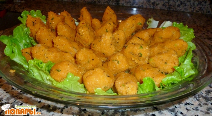 Котлетки из красной чечевицы /mercimek köftesi/