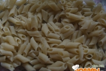 Шаг 1: Макароны отварить до полу готовности. …