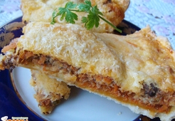 Открытый пирог с рыбными консервами