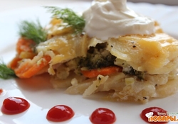 Рецепт: Сметанная запеканка с сыром, картофелем и брокколи