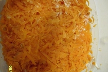 Шаг 7: Трем на терке морковь, опять …