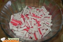 Шаг 1: Все ингредиенты нужно порезать крупными …