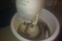 Шаг 2: Взбить 4 яйца + 200 …