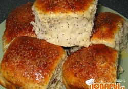 Рецепт: Булочки с маком и изюмом