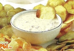 Овощные чипсы с соусом