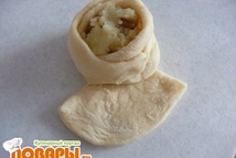 Шаг 2: Разделить тесто на средние шарики …