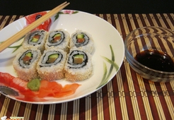 Урамаки (роллы рисом наружу)