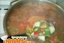 Шаг 4: В кастрюле закипятить воду, добавить …