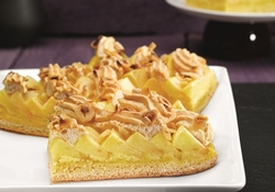 Рецепт: Яблочный пирог с безе