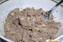 Шаг 1: Печень отварить, лук обжарить. Либо …