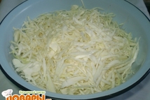 Шаг 1: Сначала отварить яйца и пока …