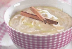 Манная каша с «джемом» из кураги 