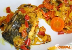 Рецепт: Карп на овощной подушке