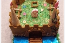 Шаг 3: Ворота и мостик украшаем шоколадной …