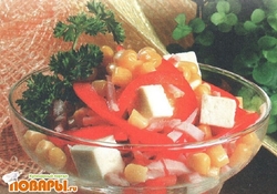 Рецепт: Салат из брынзы с кукурузой и колбасой