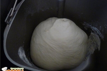 Шаг 1: Замесить дрожжевое тесто. Я доверила …