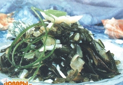 Салат из морской капусты с яйцами