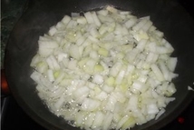 Шаг 4: Даем остыть и разворачиваем. Тесто …