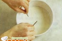 Шаг 3: Вскипятите молоко вместе с ванилью …