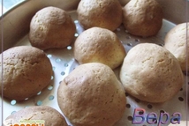 Шаг 2: Сформировать лепешечки, в центр каждой …