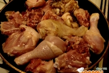 Шаг 2: В этом же масле обжариваем …