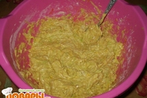 Шаг 3: Добавить муки и замесить тесто. …