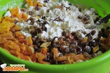 Шаг 1: Изюм и курагу хорошо промыть …