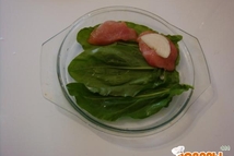 Шаг 5: Начинаем выкладывать слоями, сначала щавель, …